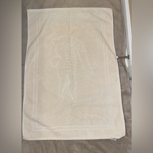 Lacoste Alligator 4 Piece Towel Set - Picture 2 of 2
